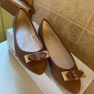 Bar III Penguinbrn Banana Bread Flats